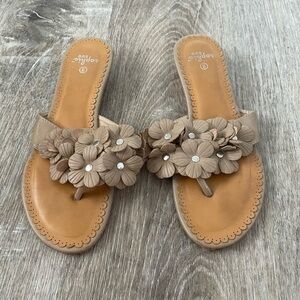 Elegant Floral Tan Sandals